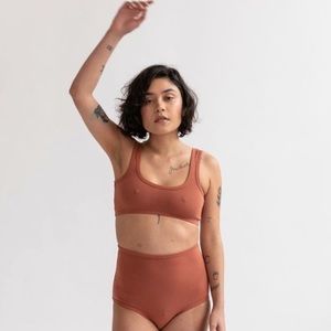 ARQ high rise undies in rose quartz size medium